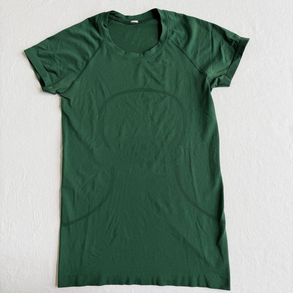 Lululemon Swiftly Tech Short Sleeve Shirt 2.0 in Everglade Green Women’s Size 6